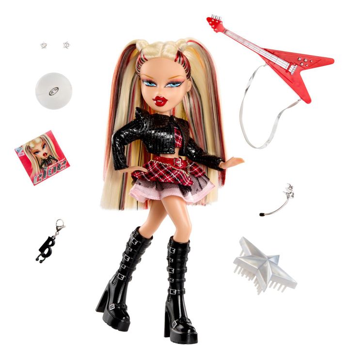 Bratz Pop Starz Cloe doll with guitar accessories